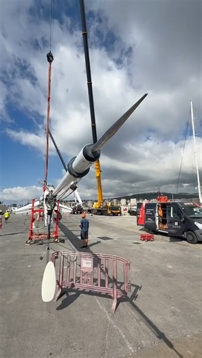 Imagine D... Ready to step. #bigboatsbiggear #justanotherdayatRSB #rigstep #rsbrigging #yachtrig | RSB Rigging Solutions