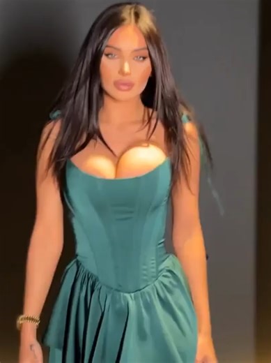 Que te parece esta hermosa Modelo? #model #modelo #modelaje #dress #vestido #fyp