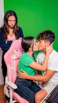 UNAI AND ABRIL KISSED IN FRONT OF VALERIA REBOLLO - Arta Game