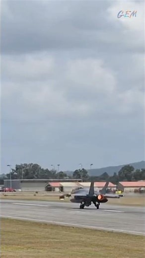 $350 Million Crash! 😱 Pilot EJECTS Seconds Before Explosion #F22 #Crash #ejection