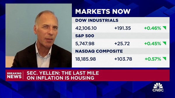 Economic data shows 'tenuous' resilience: Moody's chief economist Mark Zandi