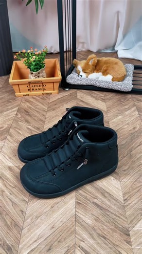 Embrace Natural Foot Movement with Stylish Minimalist Shoes