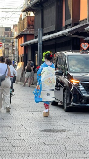 Kyoto’s Best-Kept Secret 👘🌸 | Real Maiko & Geisha Walk Through Gion!