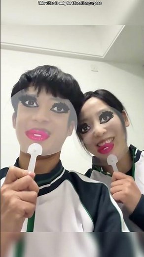 Chinese children wear face masks to school