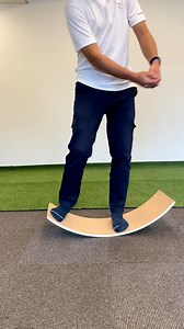 バランスボードでのスイング動作