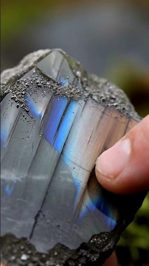 Revealing the Hidden Light of Labradorite 💎 Realistic Geological ASMR Macro Discovery