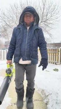 QUICKEST LIGHT SNOW REMOVE USING RYOBI LEAF BLOWER #fypyoutube #shortvideo #canada