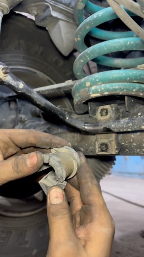 Nissan Patrol safari suspension bushing #mechanic #automotive #motivation #suspension #Nissan #fbreelsfypシ゚viralシ #fbreelsfypシ゚viralvideo #fbreelsfypシ゚viralfbreelsfypシ゚viral | Mechanical Tips