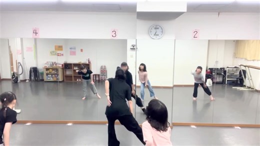 金曜日ジュニア小ジャズ。リトル・ミックス"How Ya Doin?"踊ってみました。...