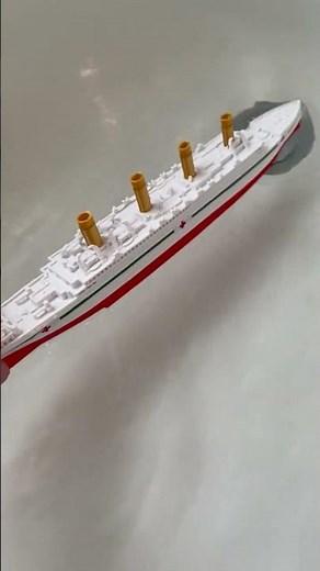 HMHS Britannic Model Sinking
