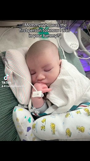 Your Aunt Jess was the first person I called when I found out you were in my tummy, my sweet boy! I'm so thankful that today was the day she finally got to meet you!! # nicu #nicustrong #WalkerStrong #aunt #family #pregnancy | Mandy Rackley Gillespie