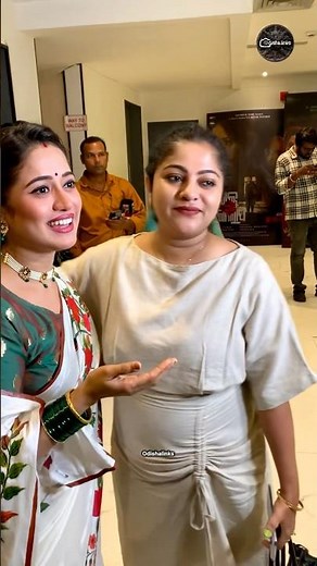 Actress Elina Samantray At Premiere Show Of Rakta Golapa New Odia Movie #elinasamantray #raktagolapa
