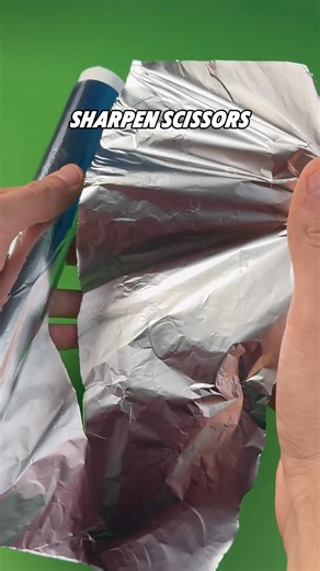 SHARPEN SCISSORS #SharpenScissors #DIYHack #LifeHacks #FixIt #SmartDIY #ViralReel #ToolTips #HouseholdHacks #EasyFix | SR Digital Tips