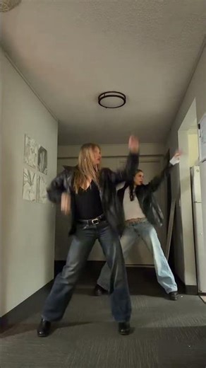 double dutch bus coming down the street ⚡#doubledutchbus