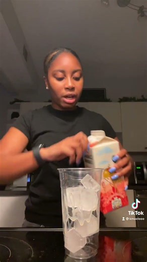 White Chocolate Chip Cookie Dough Iced Latte #coffee #colorcustomizer #60secondcoffee