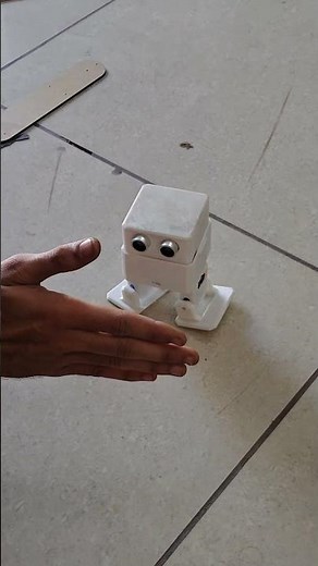 DIY Walking Robot (Arduino Otto)