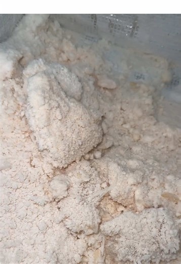 ASMR scraped freezer ice bag🧡🤍#whiteice #freezerfrosteating #iceeatingasmr #powderyice #fyp