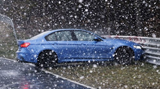 La neige rend le Nordschleife glissant et plein de défis
