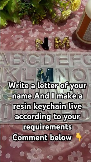 Resin letter keychain live