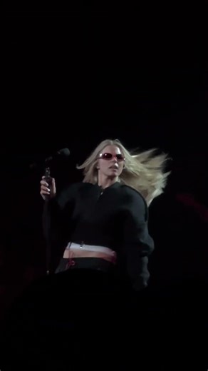 Reneé Rapp in Paris on the Bite Me Tour ! #reneerapp #reneérapp #biteme #concert #paris