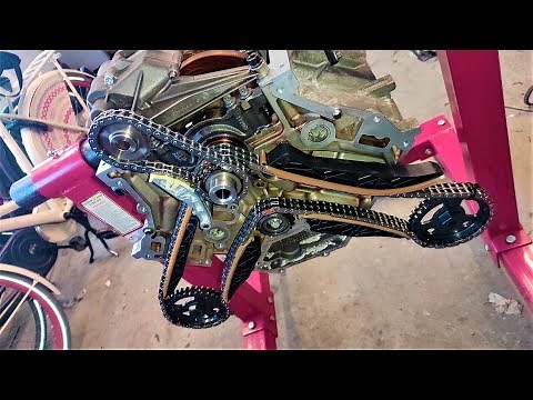 M113 engine rebuild - Part 12 - timing chain + oil pump + timingcase install