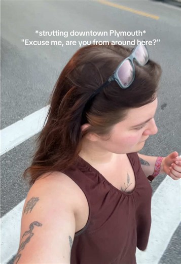 Oh baby, I'm a third generation Plymouth county gal - I was born for this question. Tell me why giving directions in your hometown is so exhilerating? Like, why yes, let me lead you. #smalltown #plymouthma #newengland #hometown #booktok