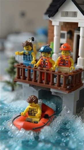 LEGO Flash Flood Rescue! Rubber Boat Saves Victims on Rooftops