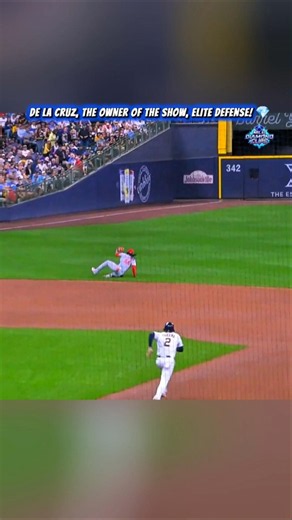 ELLY DE LA CRUZ: INSANE 1ST INNING CONTORTION STOP & ROCKET THROW! 🏆🔥 Shortstop Master! #mlb #shorts