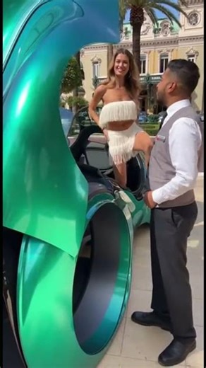 Lady & Green High Heel car in Monaco! #shoes #high #heels #golden #silver #monaco #supercars #rich