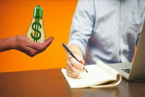 Moonlighting: Over 43% IT Employees In India Find Dual Employment Favourable. Here’s Why