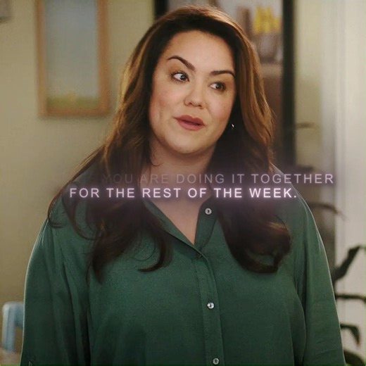 📸Caught by Street Pics While Picking Up Poop💩| American Housewife#shorts #viral #comedy #trending