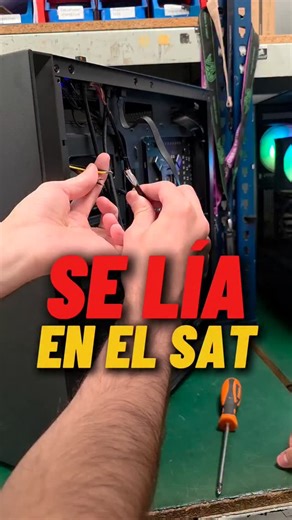 ⚡ Profesionales de verdad ⚡ En LIFE informàtica, nuestro equipo técnico sabe exactamente qué tecla tocar y qué cable unir para que tu PC quede perfecto 💻🔧 Todo lo demás que veas en el video… es puro humor 😎 Porque detrás de cada montaje o reparación, hay años de experiencia, precisión y pasión por la informática 💚 Confía tu equipo a los que realmente saben. 👉 Ven a LIFE informàtica, donde tu PC está en las mejores manos. #LIFEinformàtica #ServicioTécnico #MontajePC #Ordenadores #tiendadeinf