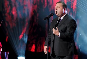 America's Got Talent Video: Paul Potts' Golden Pipes Stun The Judges - TVLine