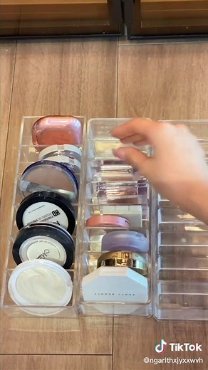 ASMR Organizing makeup 💄✨👑🥰#asmr #asmrsounds #makeup #organize #organizedhome #storage #satisfying #tiktok #fyp #viral