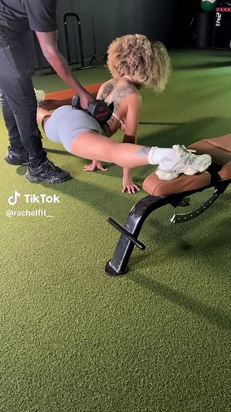 Flexibility Challenge: Gym Contortionist Circus