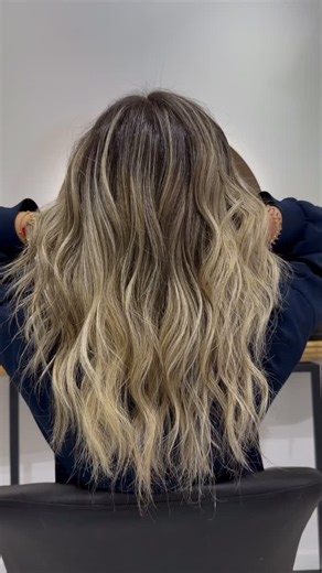 Stafania marciaca on Instagram: "Prima e dopo ✔️ Balayage Blonde Hair ✨ Dopo circa 6 mesi abbiamo ripristinato la ricrescita del balayage, creando sfumature equilibrate e naturali, rispettando il capello con ricostruzione Nashi Filler Therapy. Risultato: luminoso, armonioso ed elegante e soprattutto duraturo. Anche te stai pensando a un cambiamento? Prenota il tuo appuntamento con consulenza gratuita, noi siamo a tua disposizione 😉⬇️📩 SHS STE HAIR SALON ☎️3381970195 via Mons.Virgilio 91 Tortol