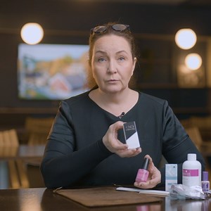 Å fjerne shellac- og akrylnegler kan enkelt gjøres hjemme i disse tider hvor salongene holder stengt for behandlinger. Beth's Beauty viser deg hva du trenger, og hvordan du gjør det 💅🏼Alle produktene får du kjøpt hos Beth's Beauty på CC Vest. | CC Vest