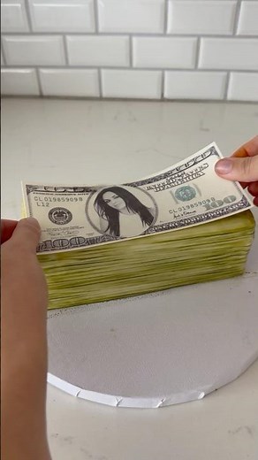 Stack of money cake! How did it turn out? #realisticcake #cakedecorating