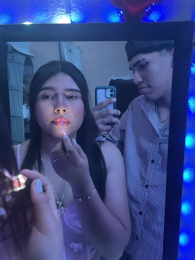 Labial LED: Brillo y Estilo con Daniela