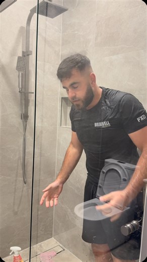 ilaybrix on Instagram: "You needed a shower bro @brixwell.construction #viral #bricklayer #construction #brick #funny #pranks #water #shower #insta #instafunny #instapranks"