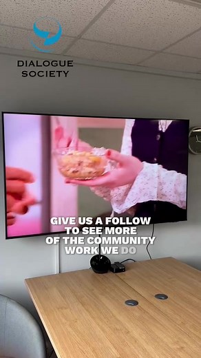 Behind the Scenes 🎬 We’re delighted to have been featured on 𝗕𝗕𝗖 𝗢𝗻𝗲 𝗦𝘂𝗻𝗱𝗮𝘆 𝗠𝗼𝗿𝗻𝗶𝗻𝗴 𝗟𝗶𝘃𝗲, talking about our Noah’s Pudding project and what it’s all about. A huge thank you to all our amazing volunteers who have been sharing Noah’s Pudding and helping to build stronger, more connected neighbourhoods | Dialogue Society