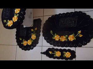 Jogo de banheiro preto e amarelo