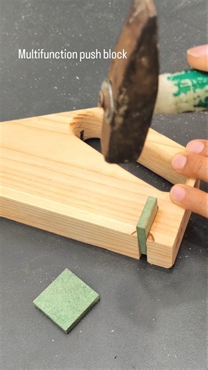 plywoodworking on Instagram: "Multifunction push block, safety cut small wood without kickback and easy repeat thin rip cut. Replacement heel to switch the function. #woodworking #diy #tips #plywoodworking"