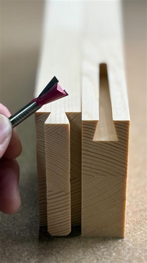 Takurou Seino on Instagram: "A Very Simple Joint Made with a Dovetail Bit. The dovetail bit is a super handy tool that lets you cut both male and female joints with just one bit! A great bonus is that you don’t need to adjust the cutting depth when switching between them 👍 Material: Pine FJL 80×25㎜ I post short videos every day! @takuwoodcraft #twcdesign #木工 #diy #woodworking #治具 #jig #asmr #リール投稿952日目"