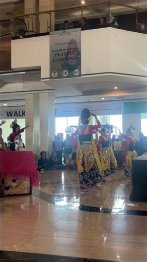 Tari tradisional modern, ada yang tau ini tari apa namanya???