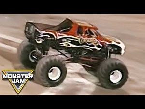 Destroyer Freestyle | Monster Jam World Finals VIII | Monster Jam