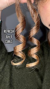 421K views · 52 reactions | refreshing day 6 curls (only using gel)...