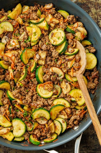 Make This Easy Ground Beef Stir Fry Recipe: https://natashaskitchen.com/ground-beef-stir-fry/ | NatashasKitchen.com