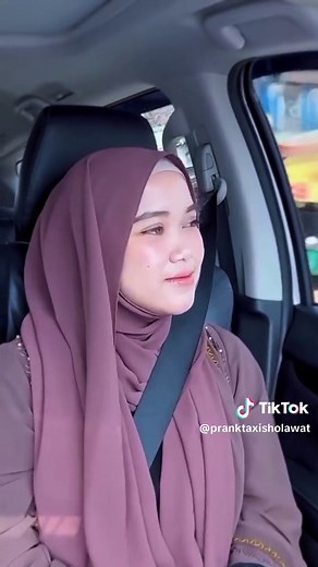 Hilarious Online Taxi Prank with Ronan Saefull Goban