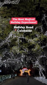 LINK IN BIO! Taking place at King Gillette Ranch in Calabasas, Holiday Road @holidayroad is a family-friendly walking experience that features larger-than-life holiday displays, thousands of Christmas lights, Santa & Mrs. Claus, elves, and countless candy canes. Stop by the Holiday Bar for an adult beverage to sip along the trail, nosh on food truck bites, and shop for keepsakes in the souvenir store. Tickets are on sale at the Holiday Road website. Link in bio for the best holiday light display